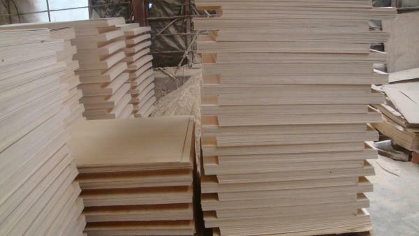 在運輸膠合板的過程中應(yīng)注意哪些問題?